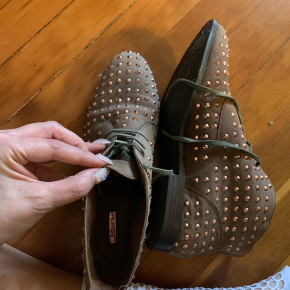 Brown/rosegold studded leather booties 8.5 - Picture 3 of 4